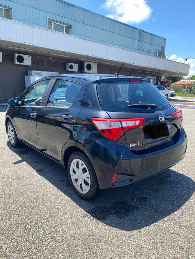 Toyota Yaris noire 1L 72CH (mai 2020) (Photo 2)
